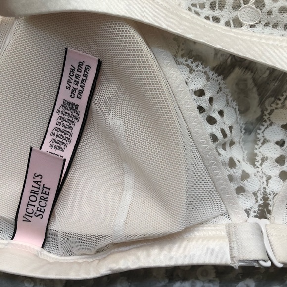 Victoria’s Secret white lace bralette - Picture 3 of 3